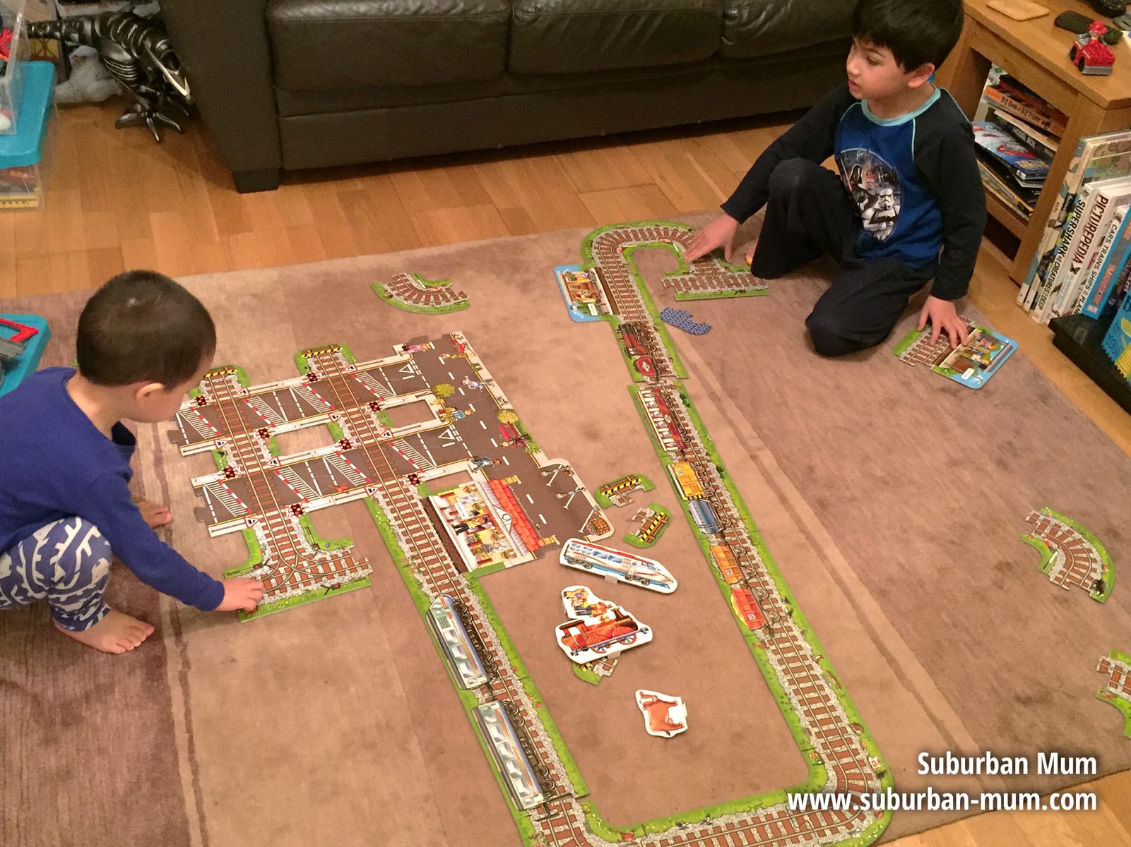 orchard-toys-train-puzzle