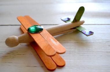 clothespin-aeroplane-ft