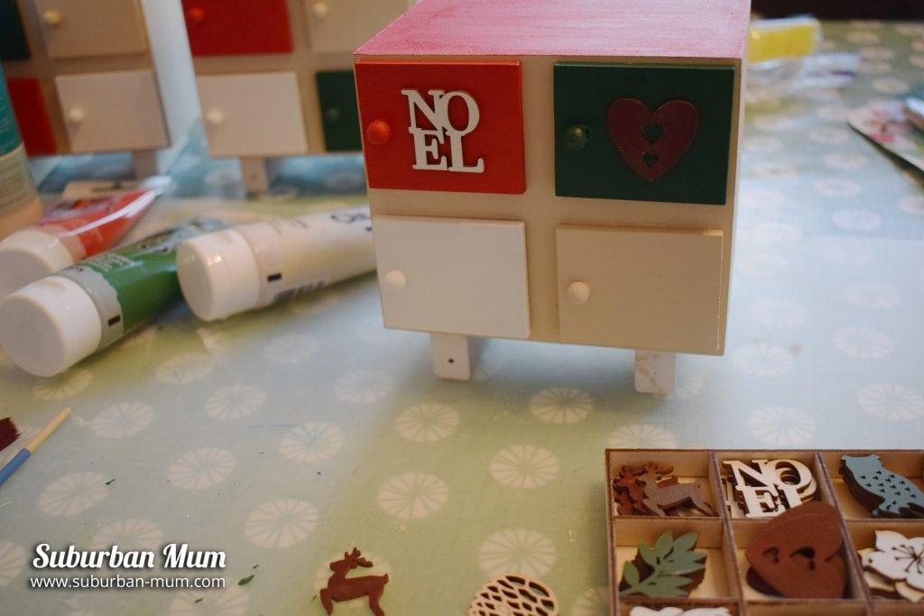 hobbycraft-train-embelliishments