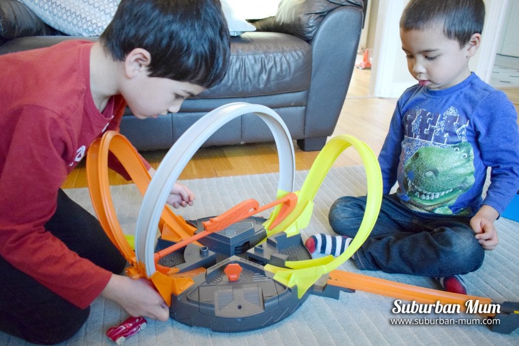 Review Hot Wheels Roto Revolution Track Set Suburban Mum