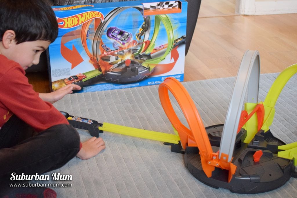 Review Hot Wheels Roto Revolution Track Set Suburban Mum