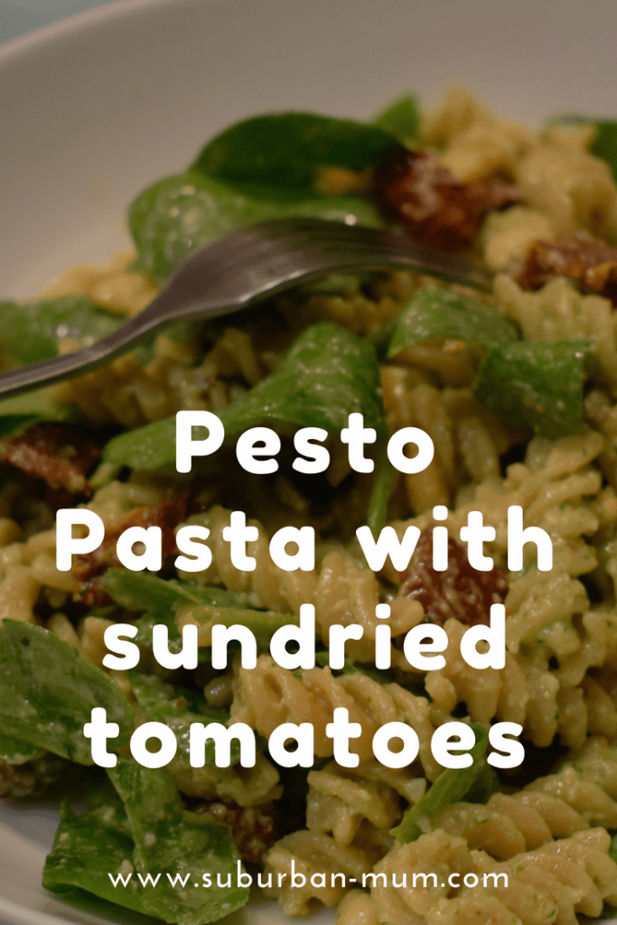 Pesto pasta with sundried tomatoes