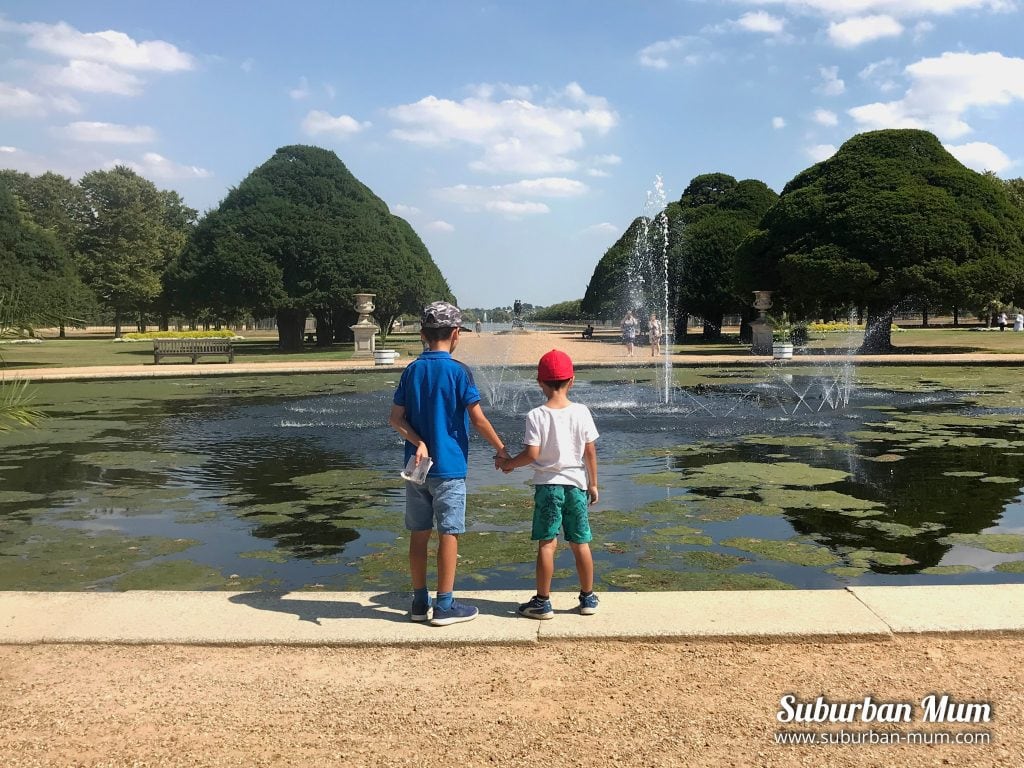 boys-hampton-court-gardens