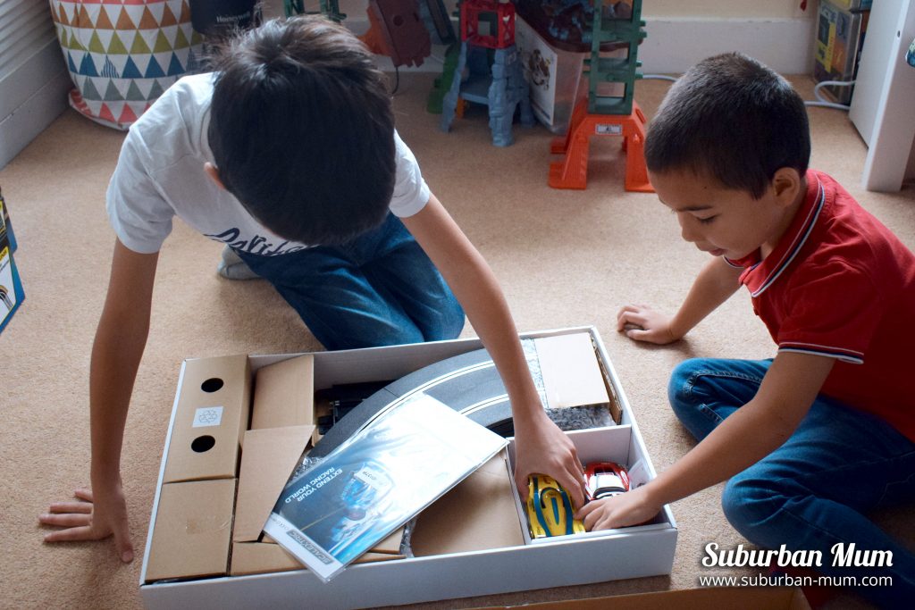 unboxing-scalextric-endurance