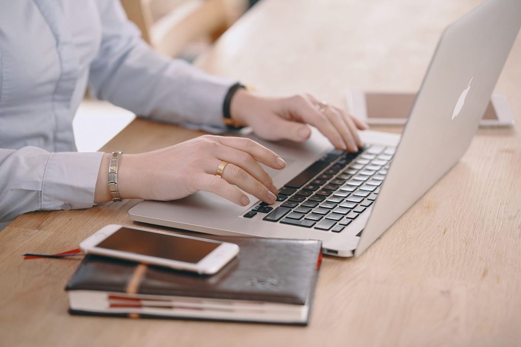 woman-on-laptop