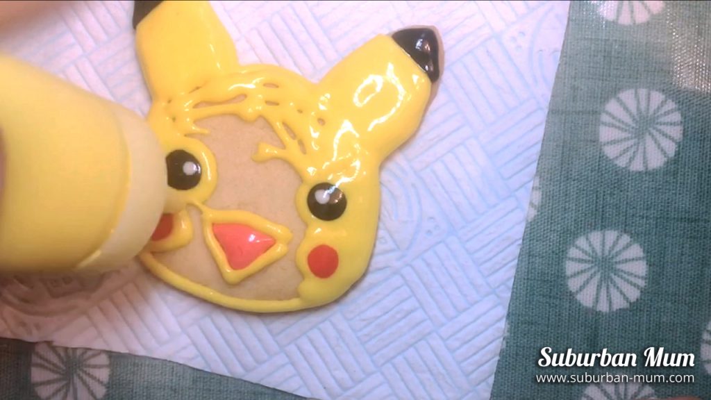 pikachu-cookie-step11