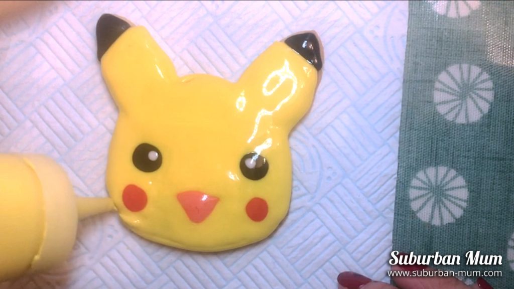 pikachu-cookie-step12