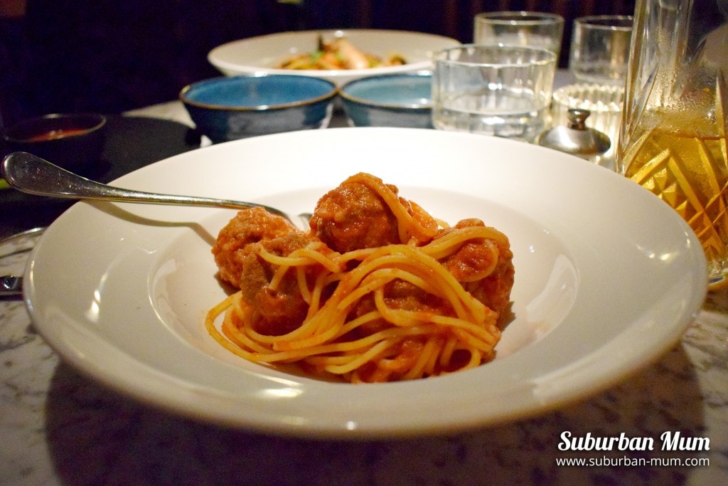 carluccios-kids-meatballs
