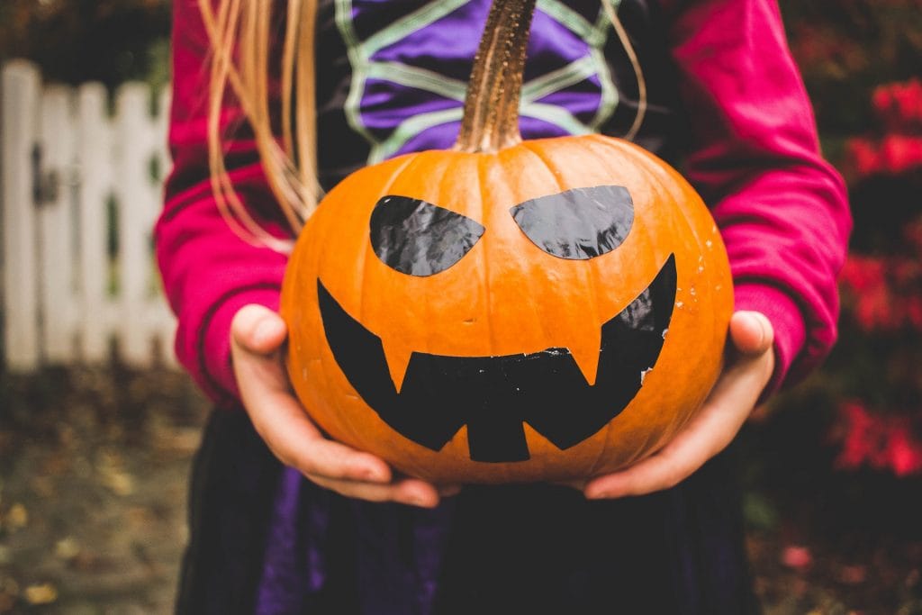 girl-with-pumpkin