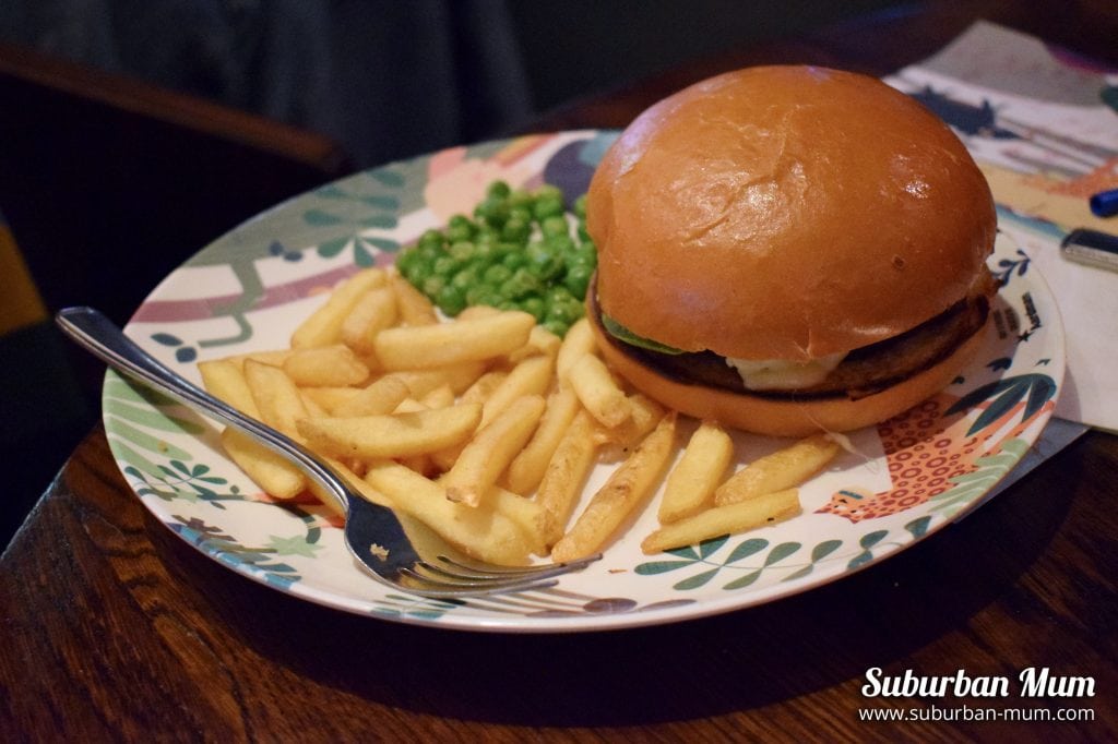 kids-burger-las-iguanas